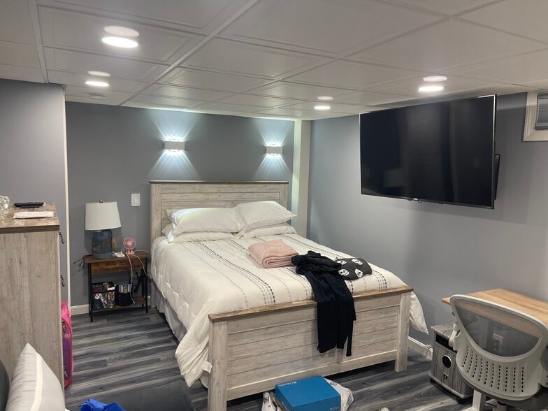 Modern Studio Just Built in 2024! - 122 Allen Ave