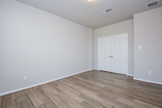 Building Photo - 2642 Settler Hl Dr