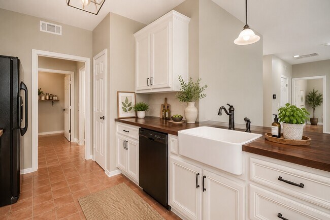 Building Photo - 22510 Tullis Trail Ct