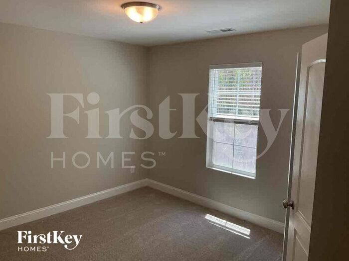 Building Photo - 2053 Samantha Dr