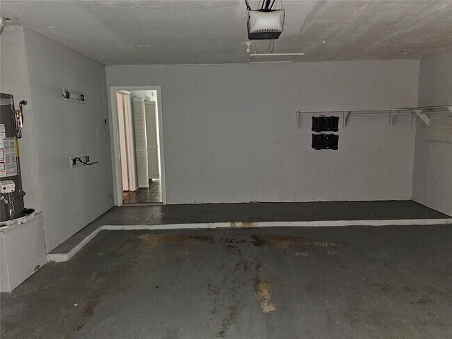 Building Photo - 17051 Carbridge Dr