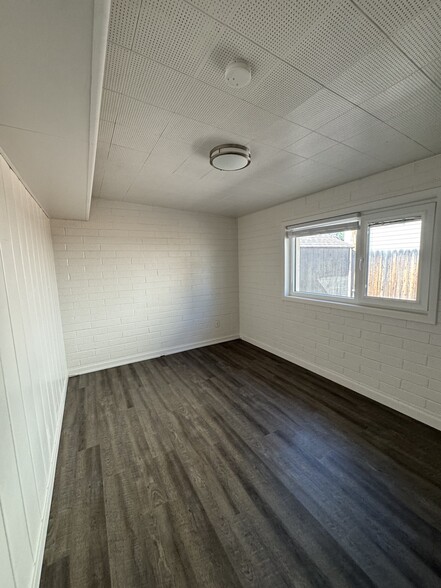 Building Photo - 415-423 E 5600 S