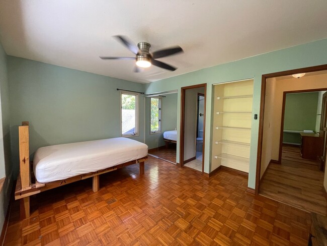 Building Photo - Spacious 4-Bedroom Retreat in Haiku with S...