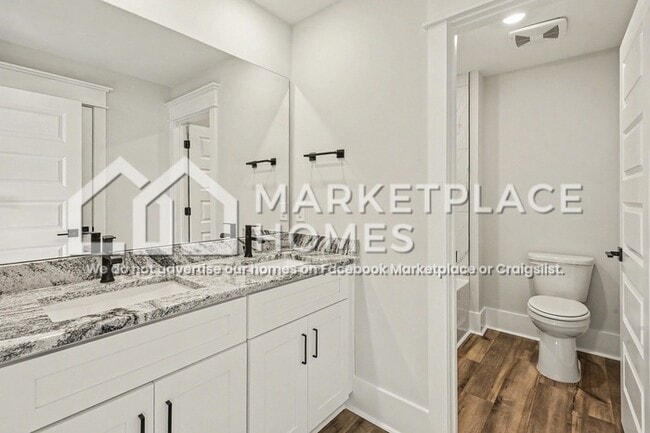 Building Photo - 517 Kingwood Ln