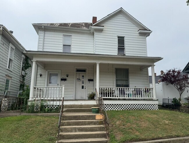 Primary Photo - 308-308 1/2 E. Wheeling St
