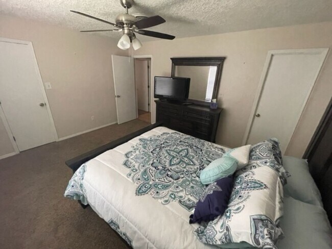 Building Photo - Nice Three Bedroom, 2 Bath home for rent.