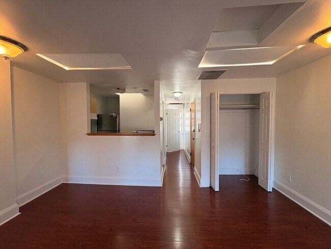 Interior Photo - 112 E. Preston St