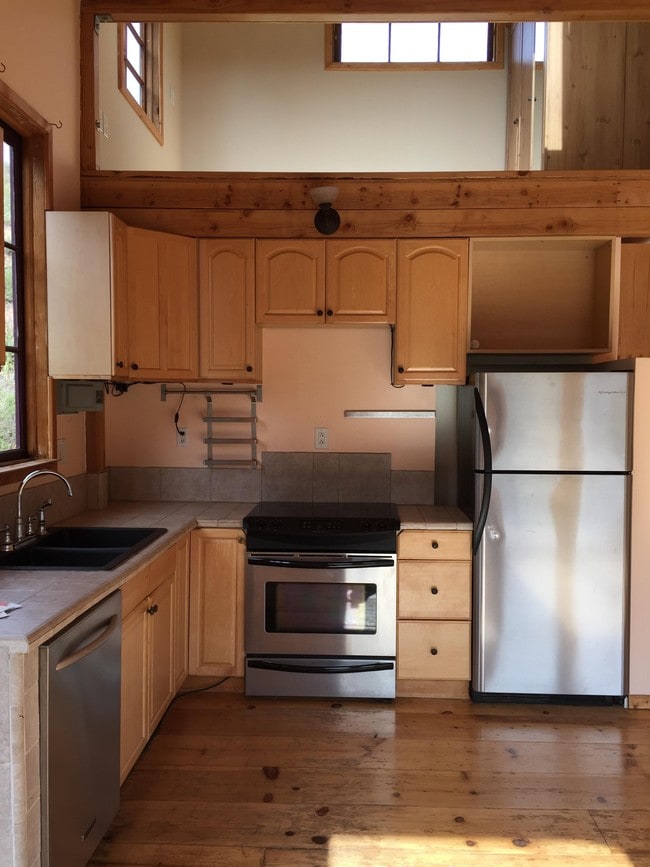 Kitchen - 23273 Red Rock Rd