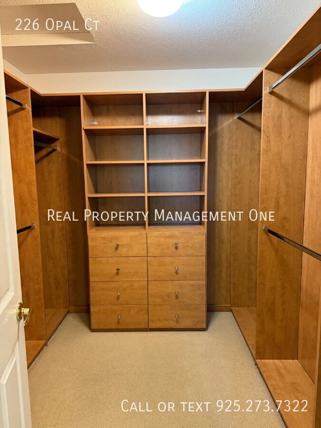 Building Photo - 226 Opal Ct