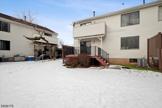 Building Photo - 911 Merritt Dr