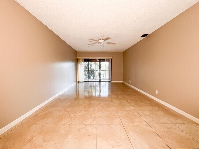 Building Photo - 5939 Forest Hill Blvd