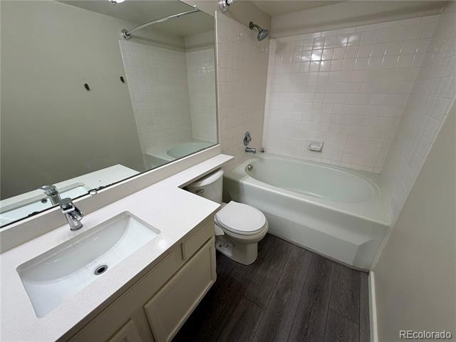 Building Photo - 6731 S Ivy Way