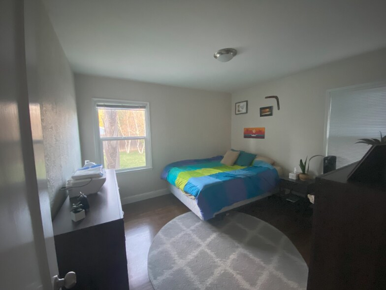 Building Photo - 615 Fremont Way