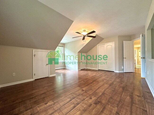Building Photo - 2849 Crossings Dr