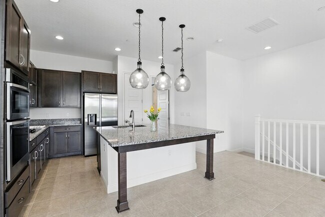 Building Photo - 9820 Bucklow Hill Dr