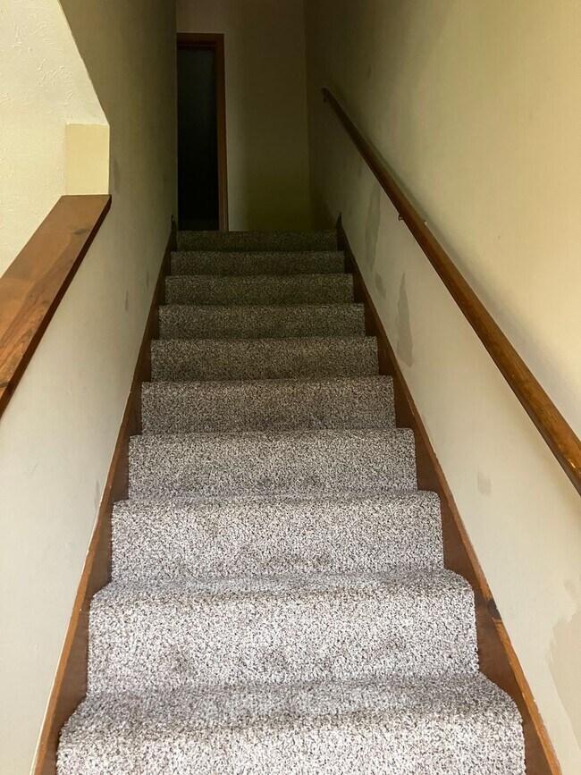 Building Photo - 2 Bedroom and 1.5 Bath Townhome - Troy, Ohio!!