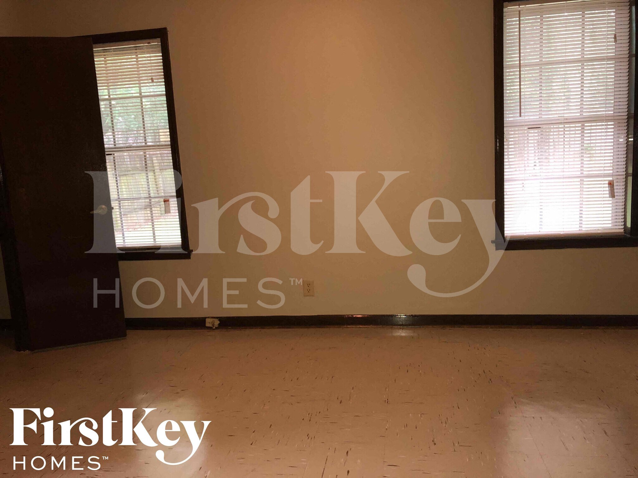 Building Photo - 4335 Sunnyslope Dr