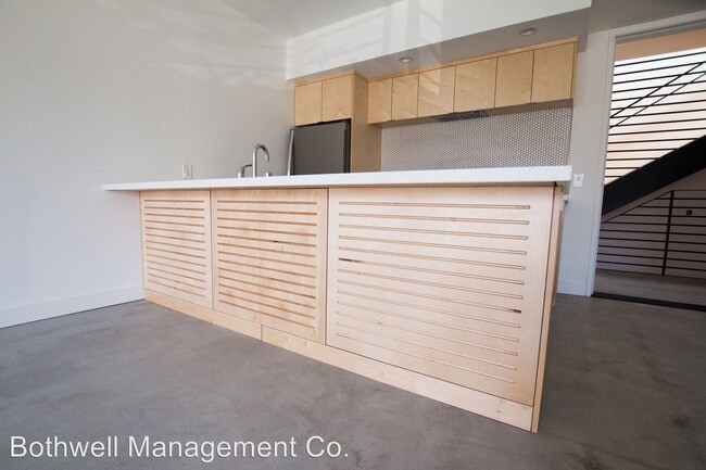 Building Photo - 2535 Brant St