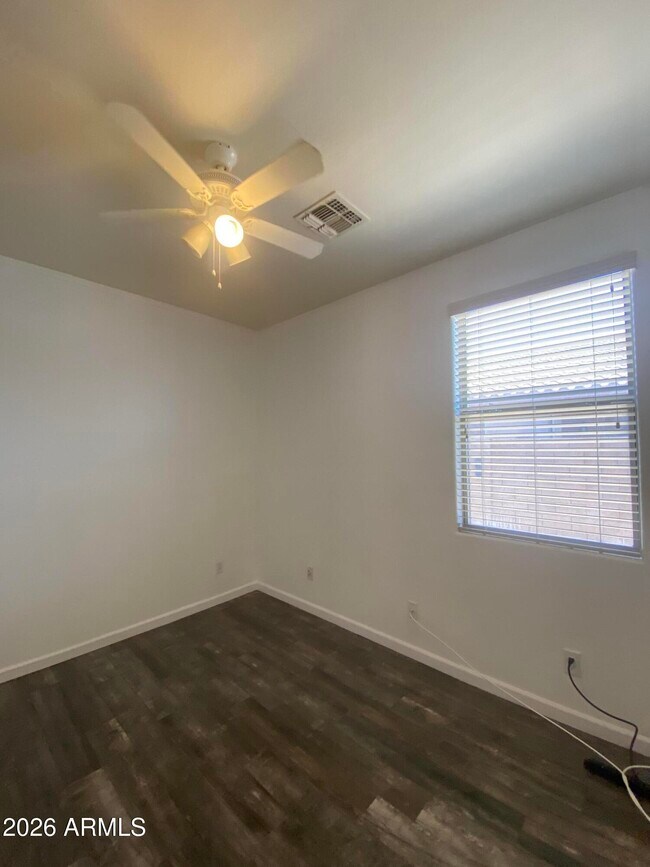 Building Photo - 7721 S 68th Dr