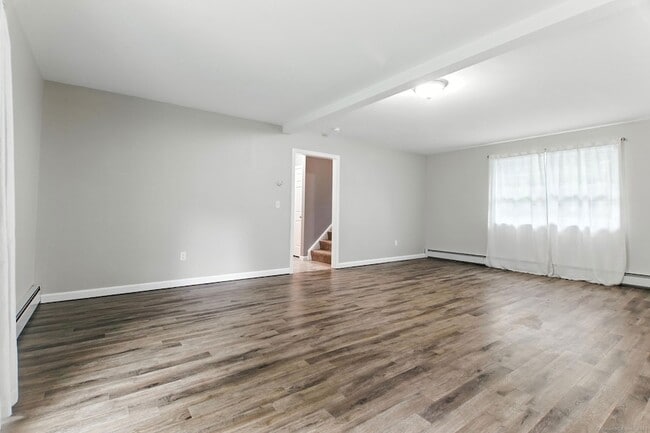 Building Photo - 221 Griffin Rd