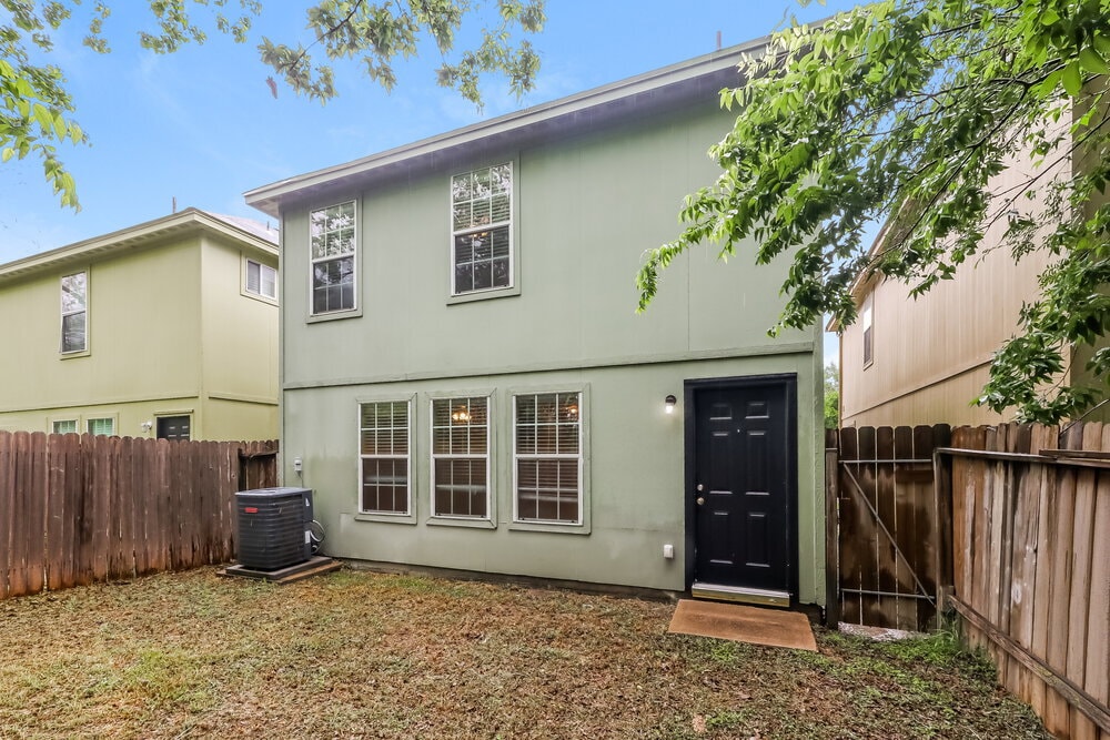 Building Photo - 4959 S Cancun