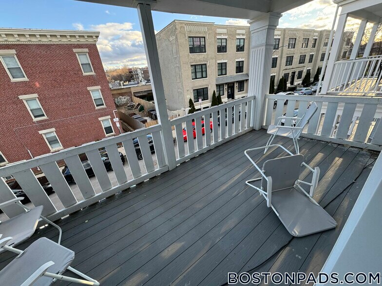 Building Photo - 5 Harvard Terrace