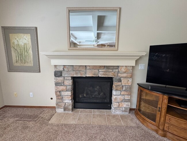 Building Photo - 3 Bed, 2 Bath PLUS Bonus Room SHORT TERM R...