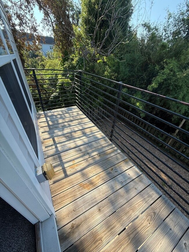 Building Photo - 3 Bedroom Townhome in All Saints District!...