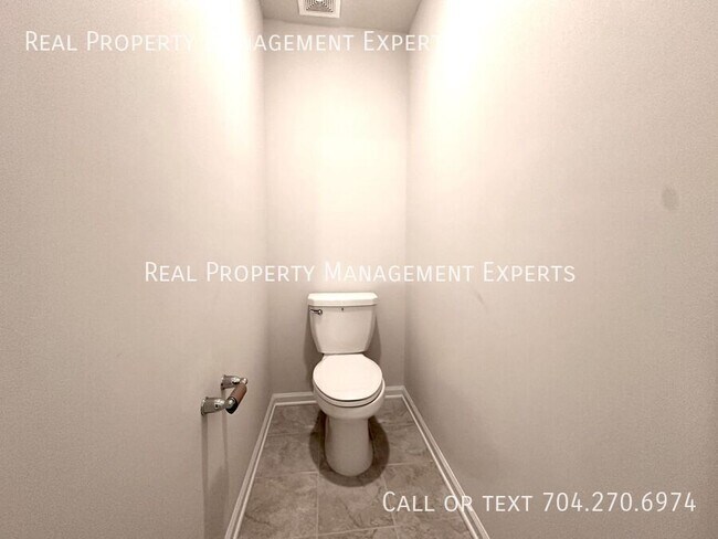 Building Photo - 146 Dogwood Grv Pl