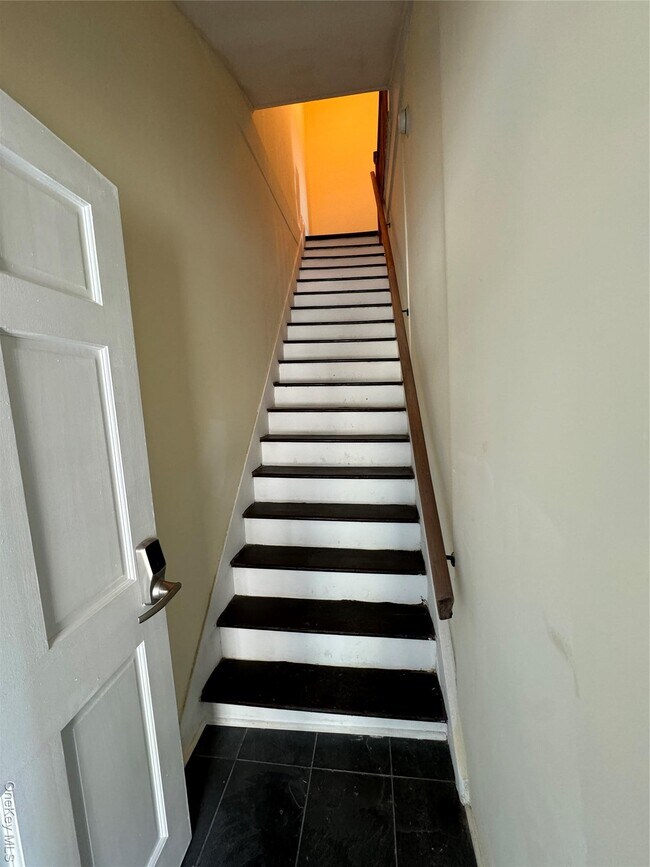 Building Photo - 2674 W Main St