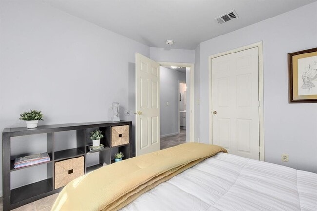 Building Photo - 6209 Langham St