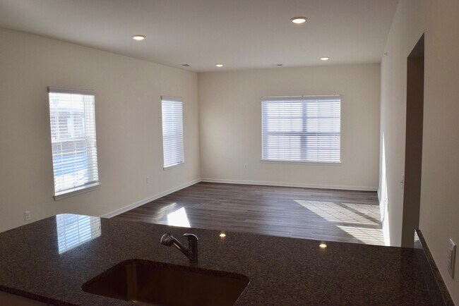 Building Photo - 29330 Towne Center Cir