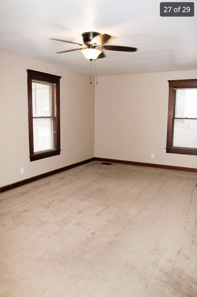 Building Photo - 401 Davis St