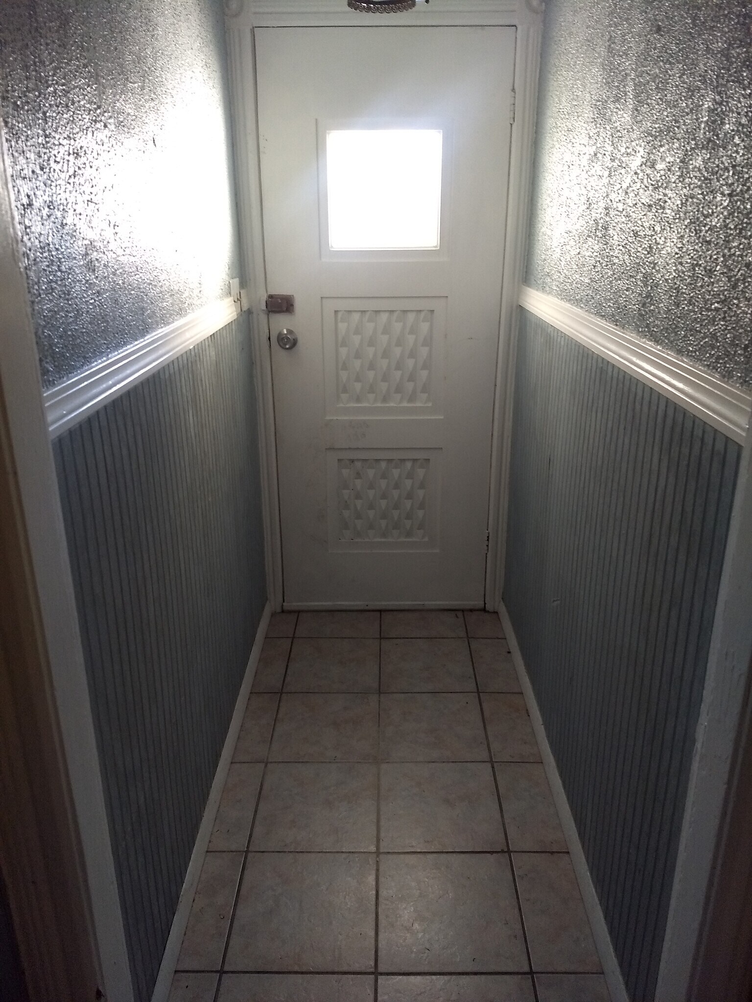 Entrance to the back porch - 25 Hacker St