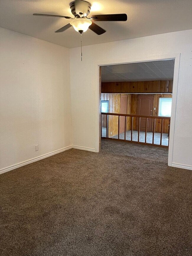 Building Photo - 2236 E. Michigan Avenue (Shields/Fresno)
