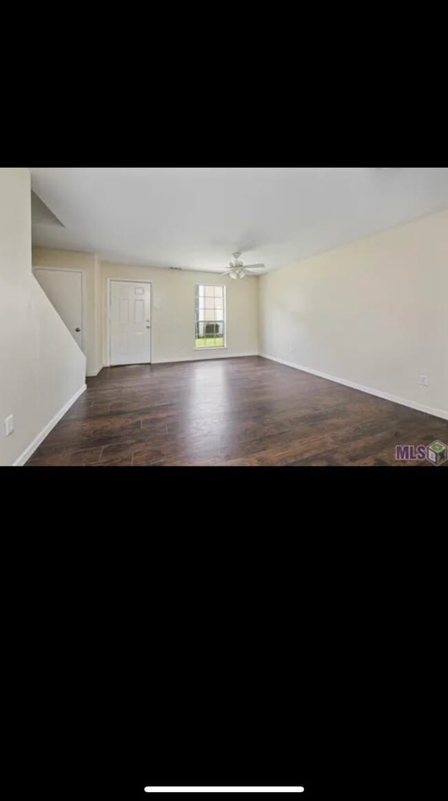 Primary Photo - 1757 Boulevard De Province