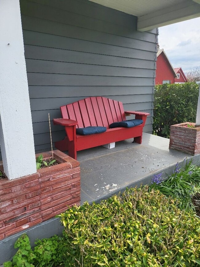 Building Photo - STATUS: *RENTED*| R98C | $2095.00