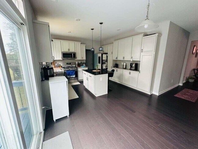 Building Photo - 8035 Stiner Grv