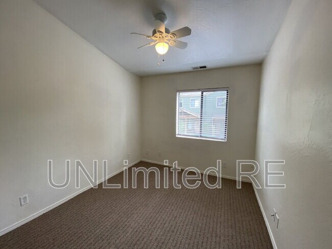 Building Photo - 1324 E Chubs Way