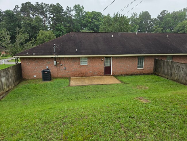 Building Photo - 103 Stanford Cir