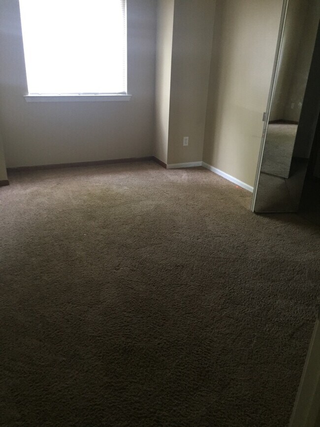 Building Photo - 1st Floor - Two Bedroom Condo in Stadium M...