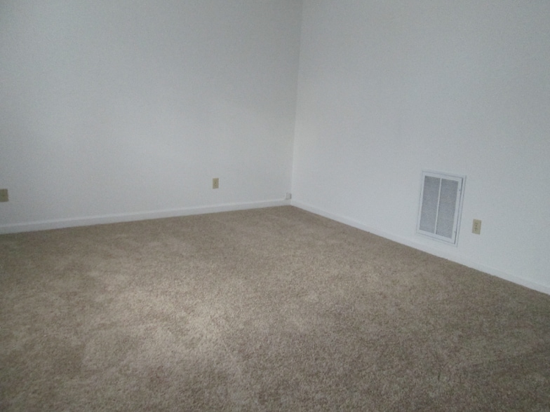 Building Photo - 1725 Kim Watt Dr