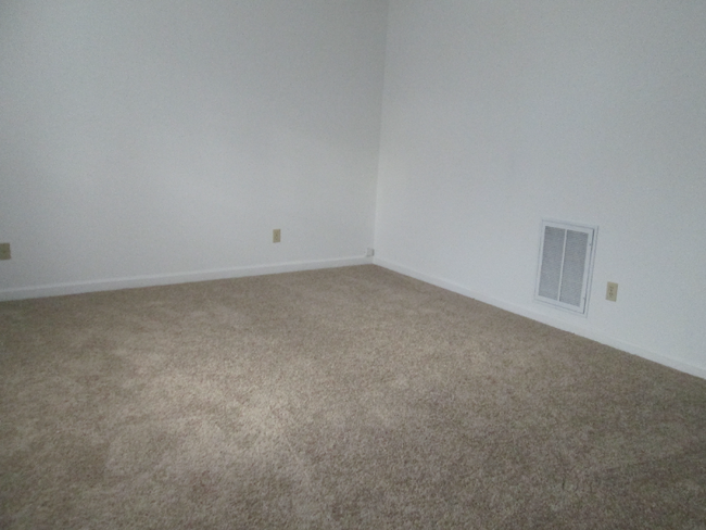 Building Photo - 1725 Kim Watt Dr