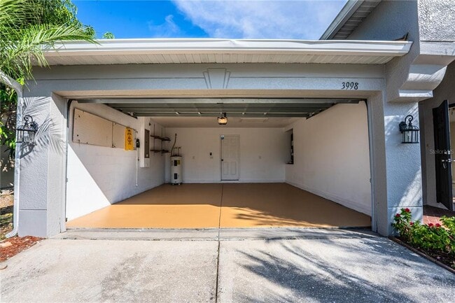 Building Photo - 3998 Rollingsford Cir