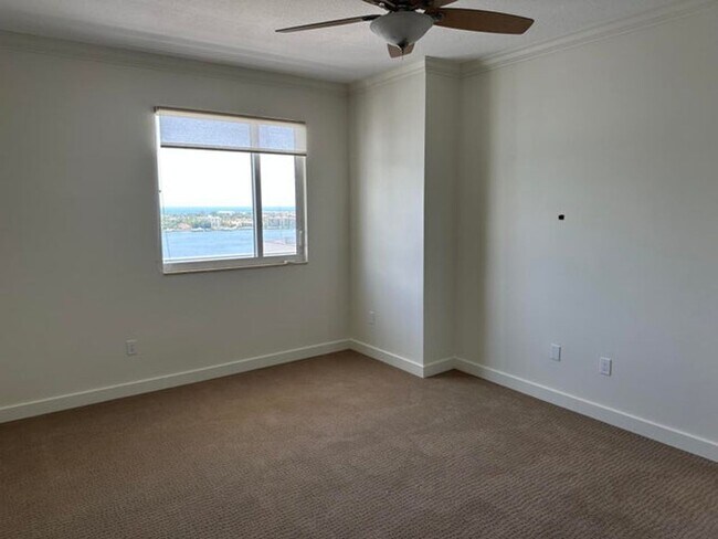 Building Photo - 1551 N Flagler Dr