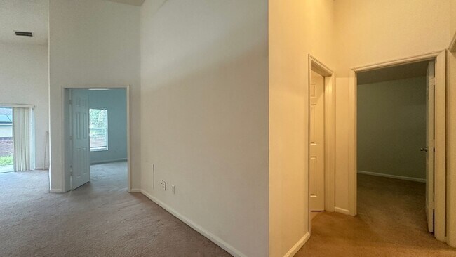 Building Photo - 1709 Pine Bay Dr