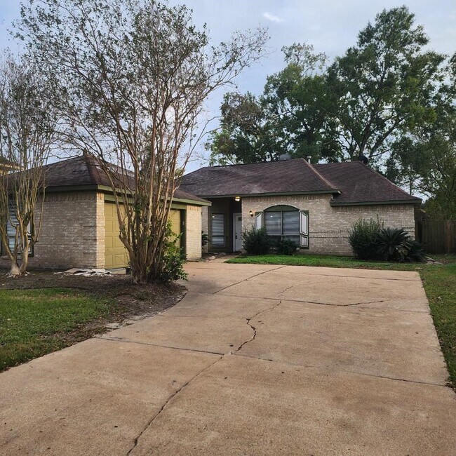 Building Photo - 15111 Paso Real Dr