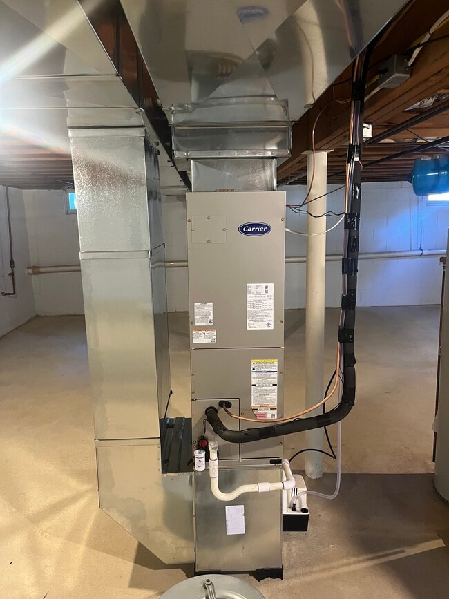 Building Photo - 60 Haines St