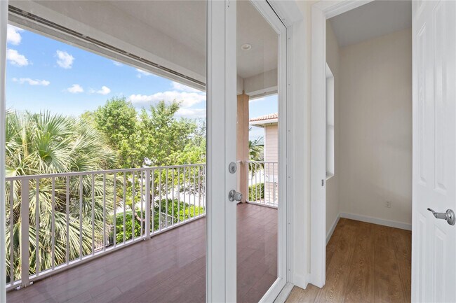 Building Photo - 1430 SW 4th Ave