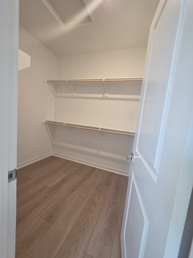 Building Photo - PRICE REDUCTION!! Sycamore Heights Masterpiece "Spacious 3-Bedroom Condo  with 3 Full Baths 1588 ...